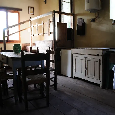 Casa Hobbit * Гуальдо-Тадино