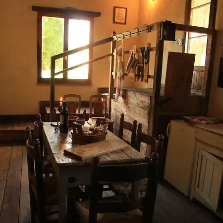 Casa Hobbit Дом отдыха Гуальдо-Тадино